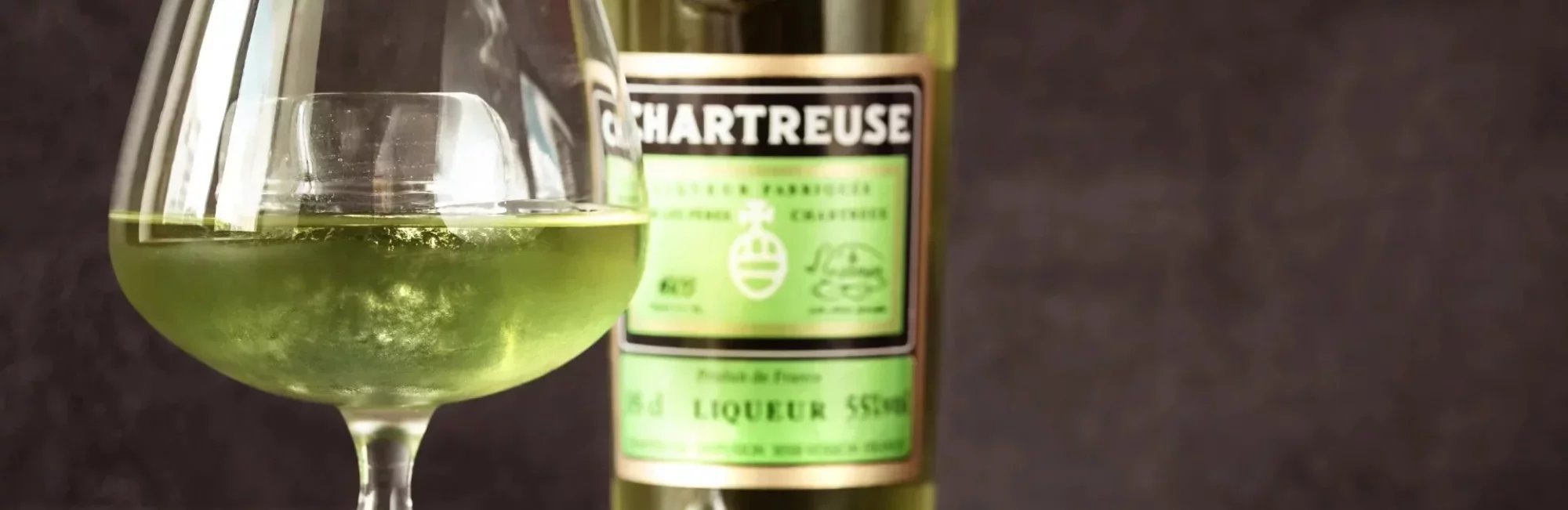 Coffret Chartreuse Verte + 3 verres shooter gravés - France